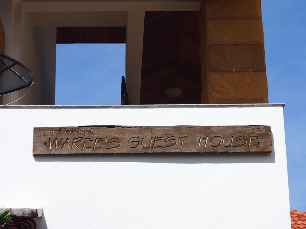 Waree'S Guesthouse Praia de Kata Exterior foto